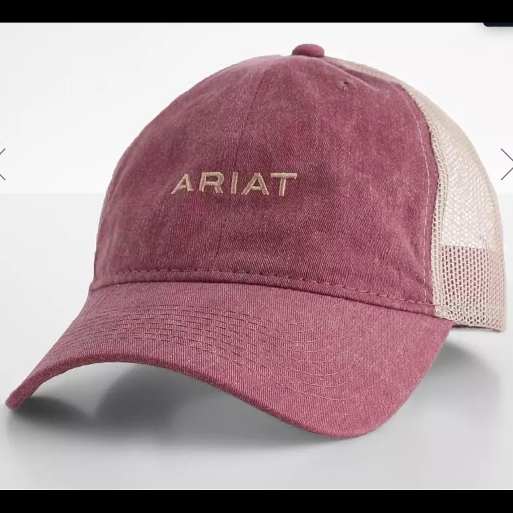 Woman’s Ariat basketball hat